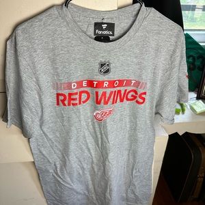 Brand new with tags Detroit Red Wings T-Shirt